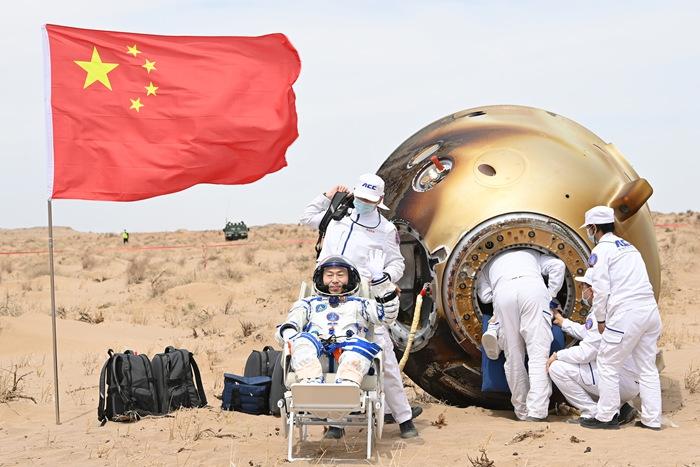 神舟十九号载人飞行任务取得圆满成功